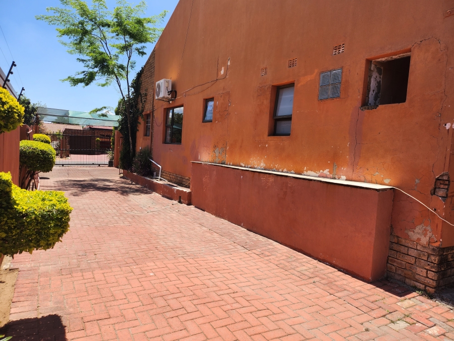 18 Bedroom Property for Sale in Bodorp North West